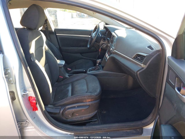 5NPD84LFXKH476490 Hyundai ELANTRA SEL