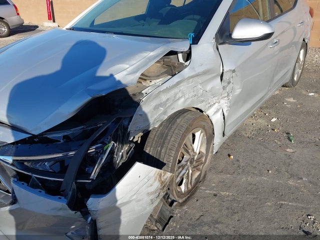 5NPD84LFXKH476490 Hyundai ELANTRA SEL