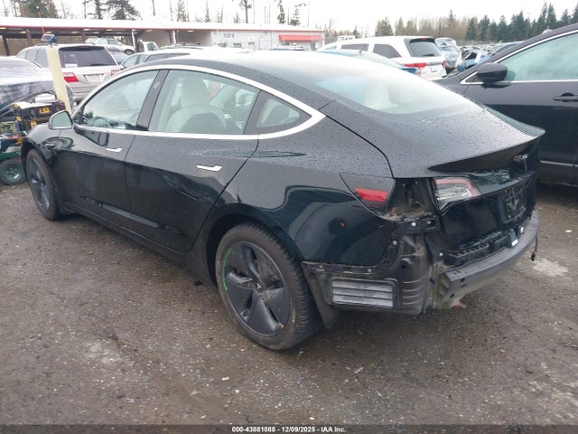 2018 TESLA MODEL 3 5YJ3E1EA2JF166402 Photo 2
