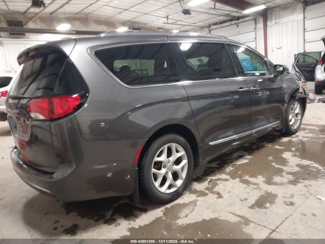 2018 CHRYSLER PACIFICA 2C4RC1BG0JR354039 Photo 3