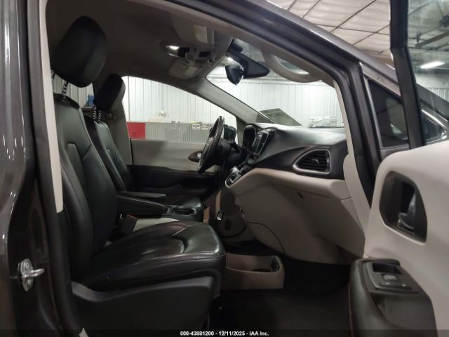 2018 CHRYSLER PACIFICA 2C4RC1BG0JR354039 Photo 4