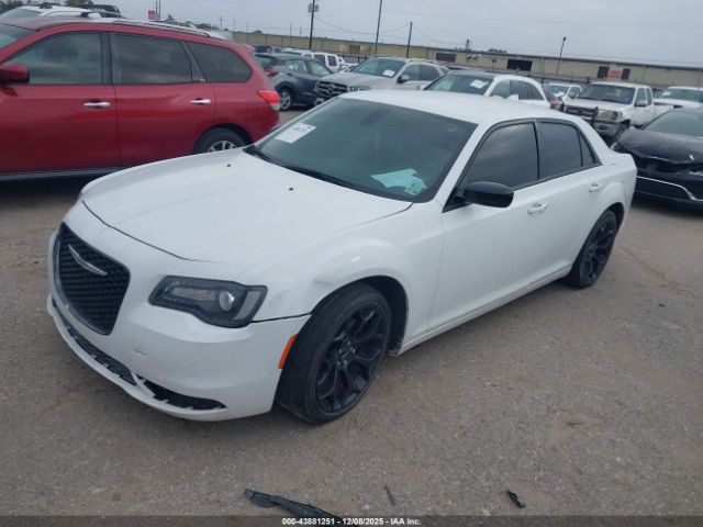2019 CHRYSLER 300 2C3CCAAG1KH746059 Photo 1