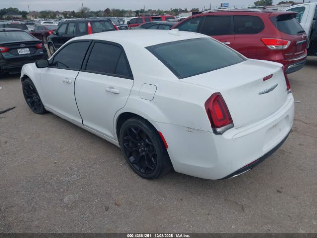2019 CHRYSLER 300 2C3CCAAG1KH746059 Photo 2