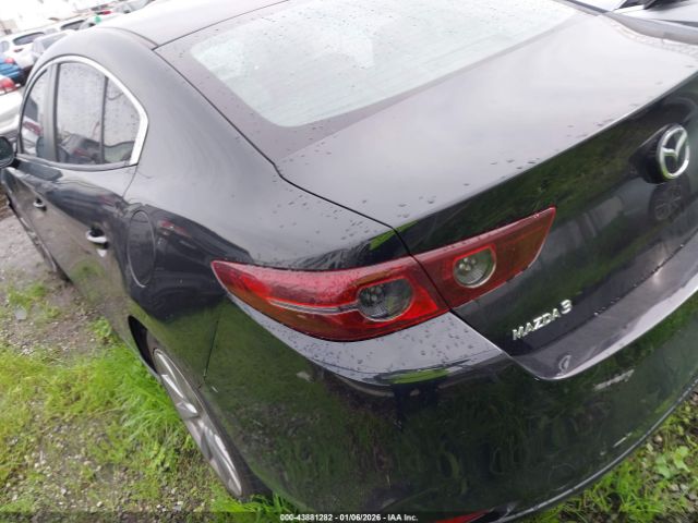 2020 MAZDA MAZDA3 3MZBPACL7LM133014 Photo 2