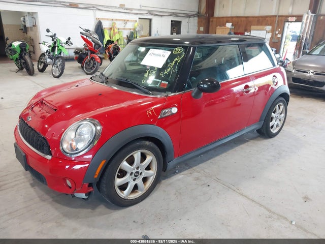 2009 MINI COOPER S WMWMF73589TW83638 Photo 1