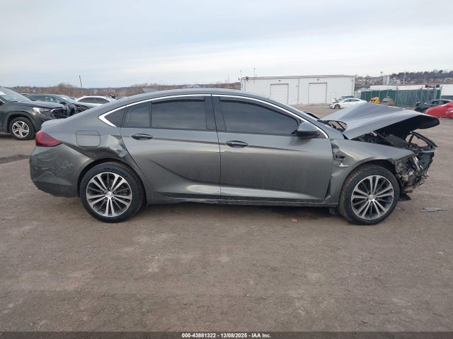W04GP6SX9J1121333 Buick Regal Sportback Essence