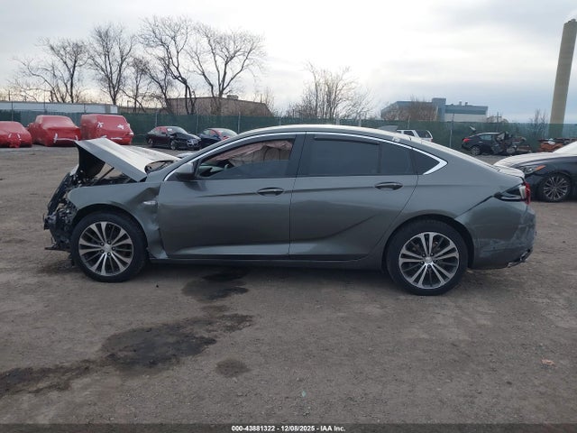 W04GP6SX9J1121333 Buick Regal Sportback Essence