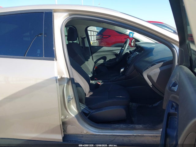 43881325 :رقم المزاد ، 1FADP3F23HL231790 vin ، 2017 Ford Focus Se مزاد بيع