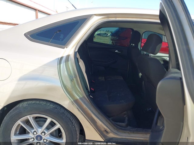 43881325 :رقم المزاد ، 1FADP3F23HL231790 vin ، 2017 Ford Focus Se مزاد بيع