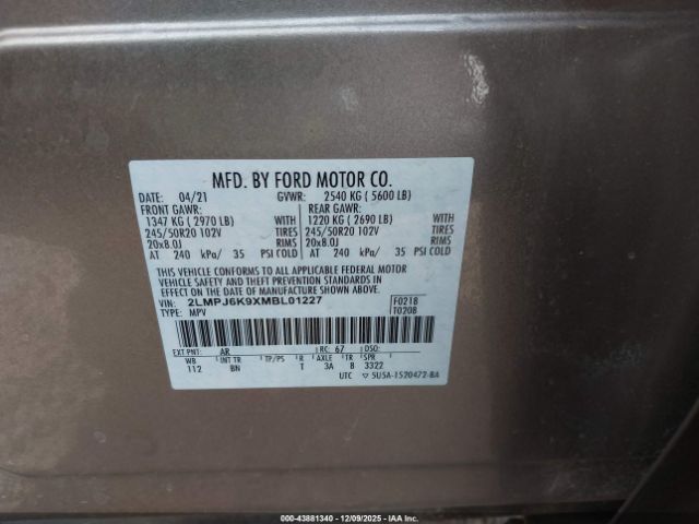 2021 LINCOLN NAUTILUS 2LMPJ6K9XMBL01227 Photo 8