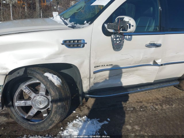 2010 CADILLAC ESCALADE 1GYUKCEF7AR279741 Photo 5