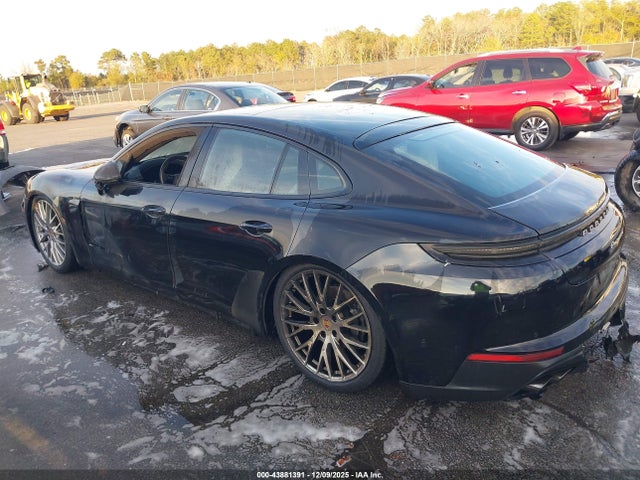 2025 PORSCHE PANAMERA WP0AA2YA0SL007865 Photo 2