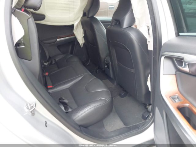 2017 VOLVO XC60 YV440MDUXH2016693 Photo 7