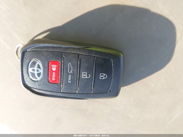 JTDS4MCE4RJ104123 Toyota COROLLA SE