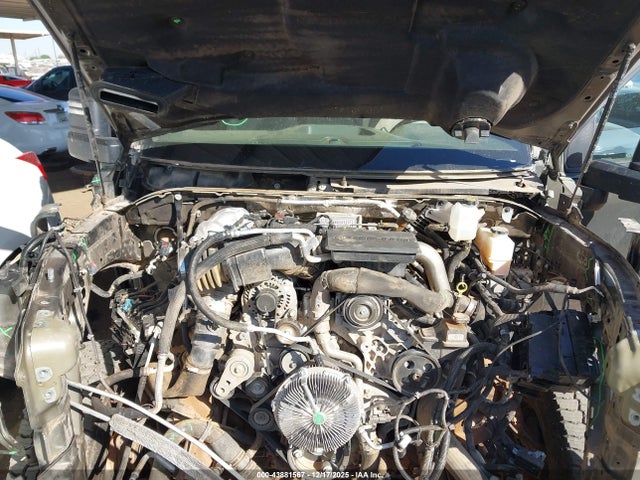 2GC4YNEY2P1711266 Chevrolet Silverado 2500hd 4wd Standard Bed Lt