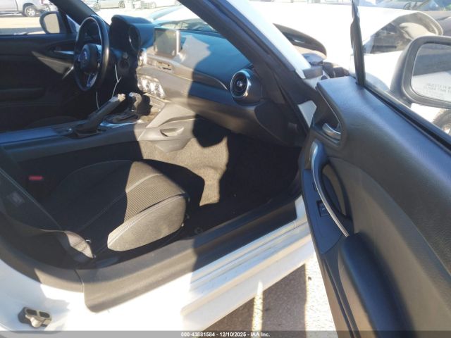 2018 FIAT 124 SPIDER JC1NFAEK3J0139672 Photo 4