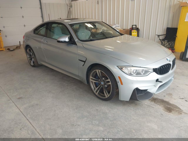 2015 BMW M4 WBS3R9C59FK334774