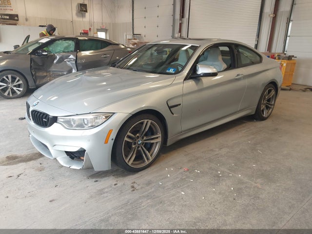2015 BMW M4 WBS3R9C59FK334774 Photo 1