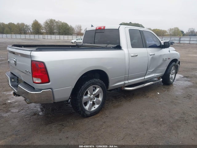 2013 RAM 1500 1C6RR7GTXDS507205 Photo 3