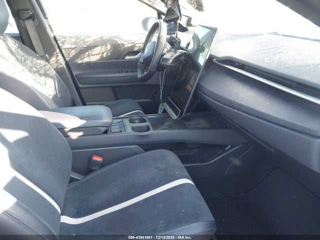 Fisker Ocean One 2023 VCF1ZBU26PG002533 Image 5