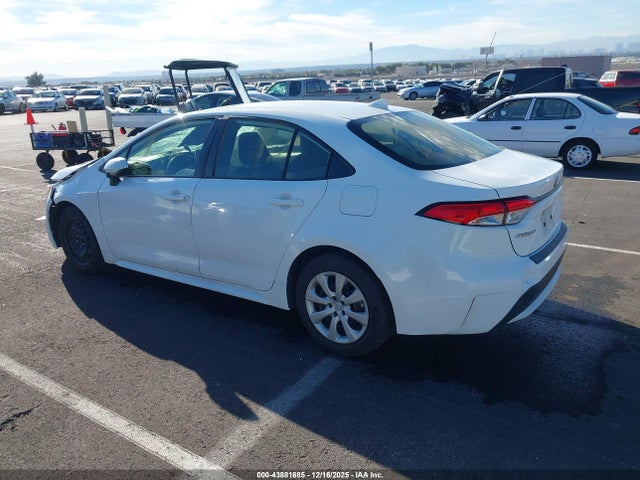 Toyota COROLLA LE 2021 JTDEPMAE8MJ171047 Image 3