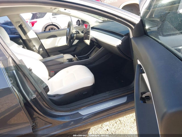 2018 TESLA MODEL 3 5YJ3E1EA7JF169067 Photo 4