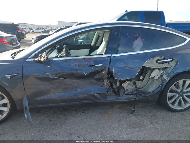 2018 TESLA MODEL 3 5YJ3E1EA7JF169067 Photo 5