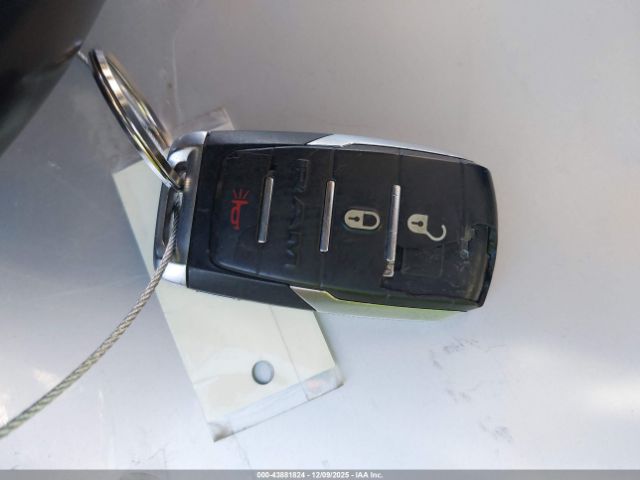 2021 RAM 1500 1C6RREBG1MN747191 Photo 10