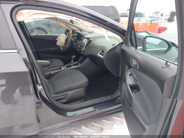 2017 CHEVROLET CRUZE 1G1BE5SM3H7221689 Photo 4