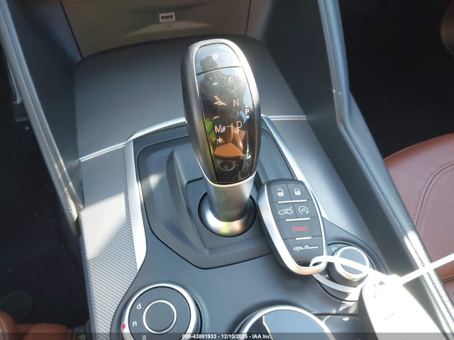 ZARFAMBN4K7603962 Alfa Romeo Giulia Ti Sport Rwd