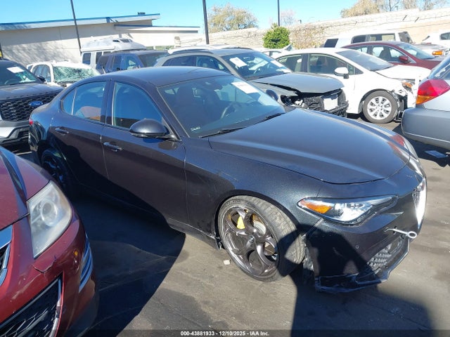 ZARFAMBN4K7603962 Alfa Romeo Giulia Ti Sport Rwd