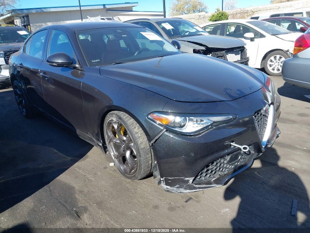 ZARFAMBN4K7603962 Alfa Romeo Giulia Ti Sport Rwd