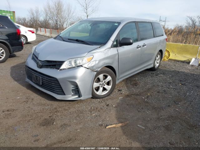 2018 TOYOTA SIENNA 5TDZZ3DC8JS959924 Photo 1