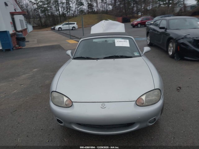 43881994 :رقم المزاد ، JM1NB3539Y0155291 vin ، 2000 Mazda Mx-5 Miata Ls/special Edition مزاد بيع