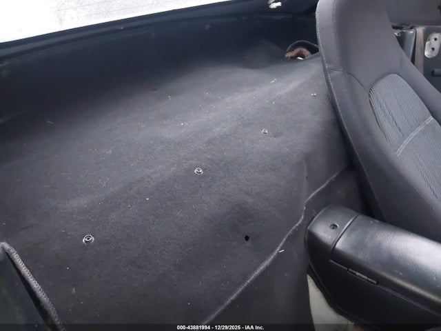 43881994 :رقم المزاد ، JM1NB3539Y0155291 vin ، 2000 Mazda Mx-5 Miata Ls/special Edition مزاد بيع