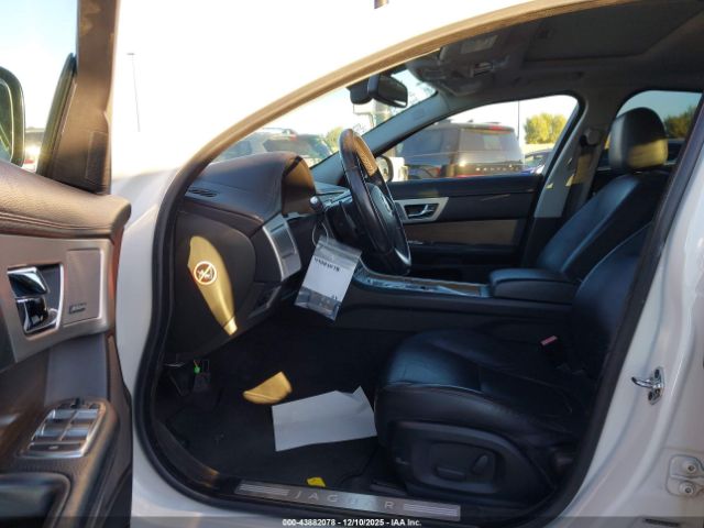 2013 JAGUAR XF SAJWA0ESXDPS89484 Photo 4