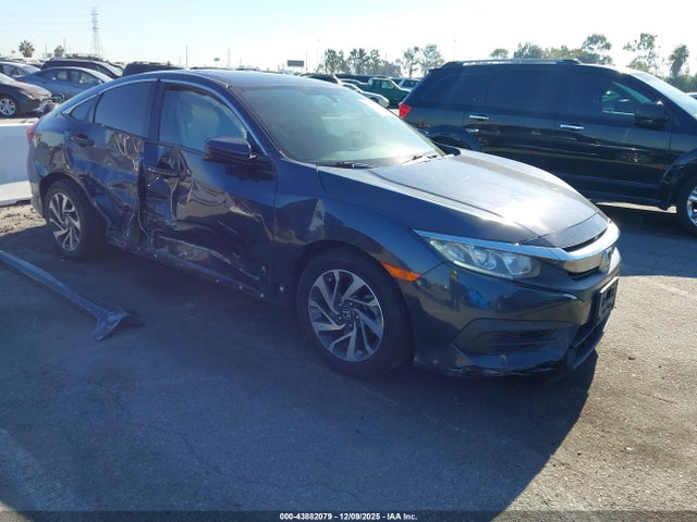 Honda CIVIC EX 2017 2HGFC2F78HH538083 головне зображення