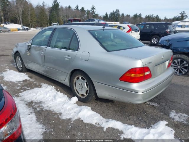 2002 LEXUS LS 430 JTHBN30F720076428 Photo 2