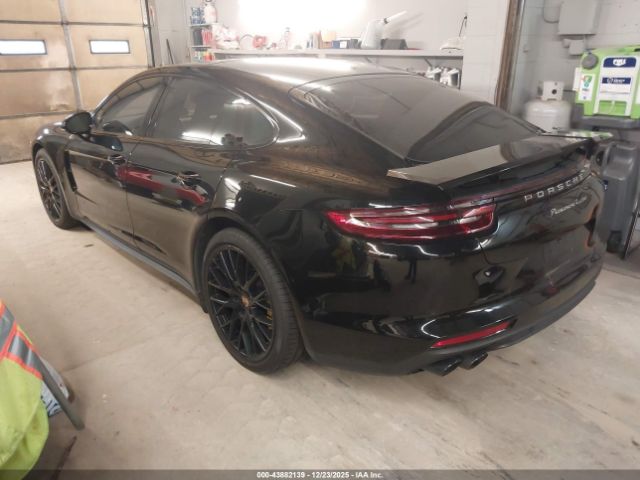 2017 PORSCHE PANAMERA WP0AF2A78HL151771 Photo 2