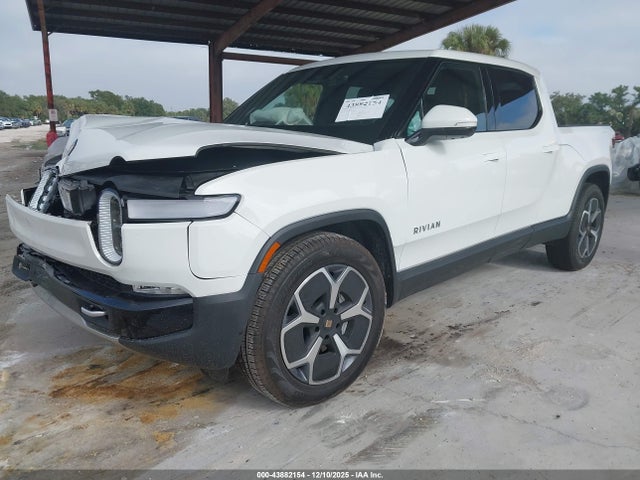 2024 RIVIAN R1T 7FCTGBAA1RN032395 Photo 1