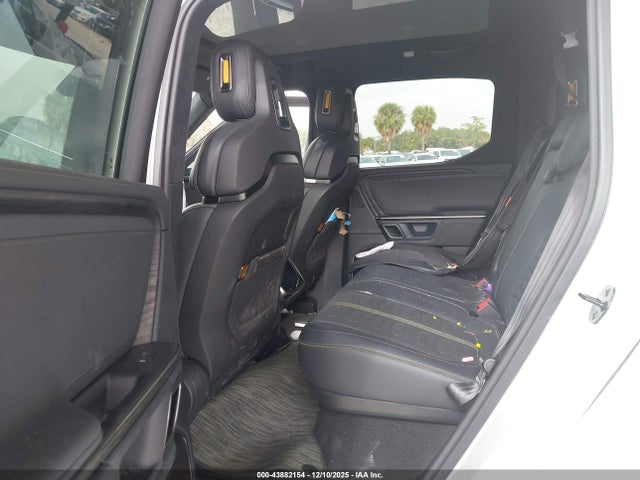 2024 RIVIAN R1T 7FCTGBAA1RN032395 Photo 7