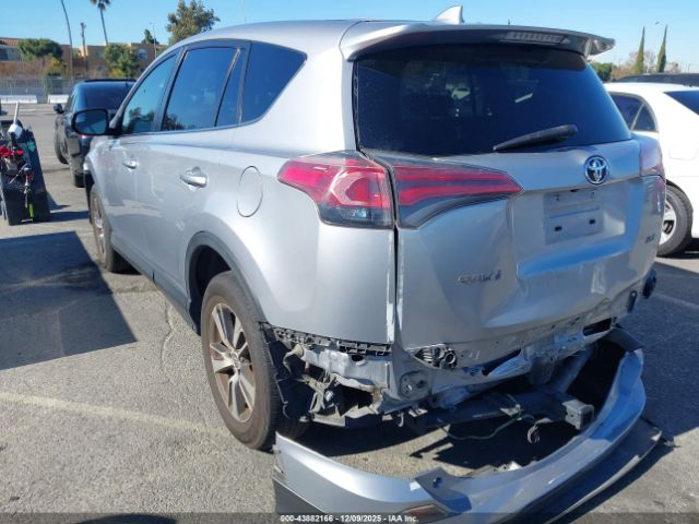 2018 TOYOTA RAV4 JTMWFREV1JD113094 Photo 2