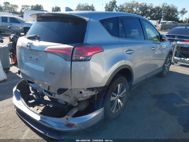 2018 TOYOTA RAV4 JTMWFREV1JD113094 Photo 3