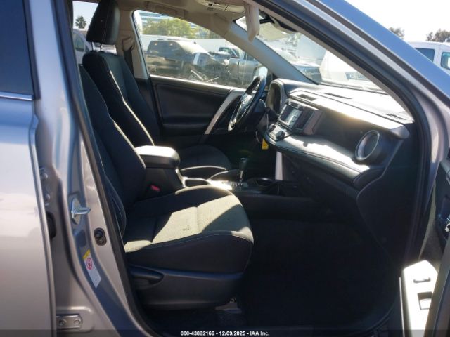2018 TOYOTA RAV4 JTMWFREV1JD113094 Photo 4