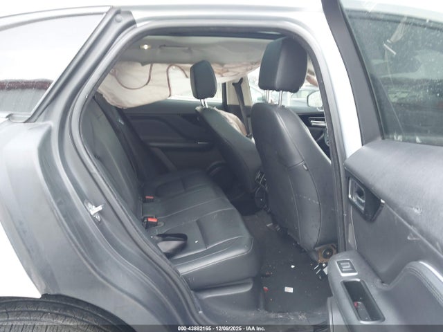 2017 JAGUAR F-PACE SADCJ2BV6HA499251 Photo 7