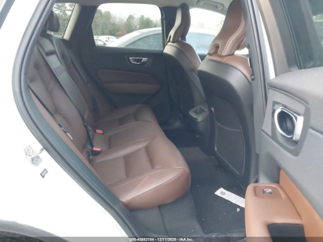 2019 VOLVO XC60 LYV102RK8KB242660 Photo 7