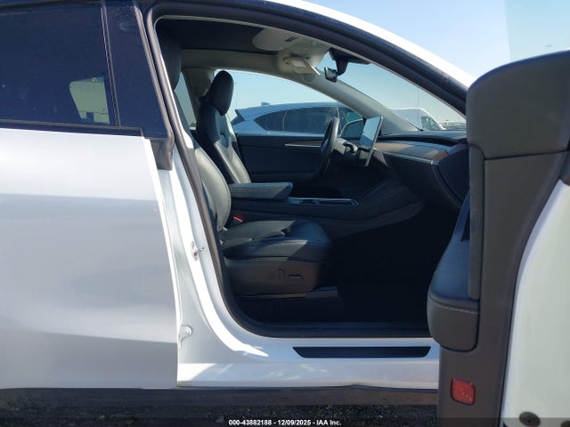 2022 TESLA MODEL Y 7SAYGAEE8NF523903 Photo 4