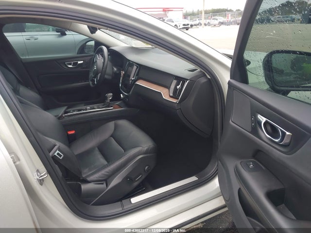 2021 VOLVO S60 7JR102TZ5MG112477 Photo 4