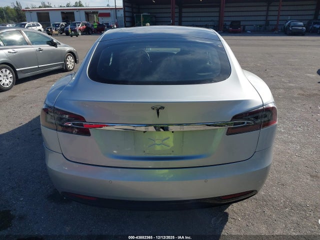 Tesla Model S 60/75 2017 5YJSA1E18HF205429 Image 16