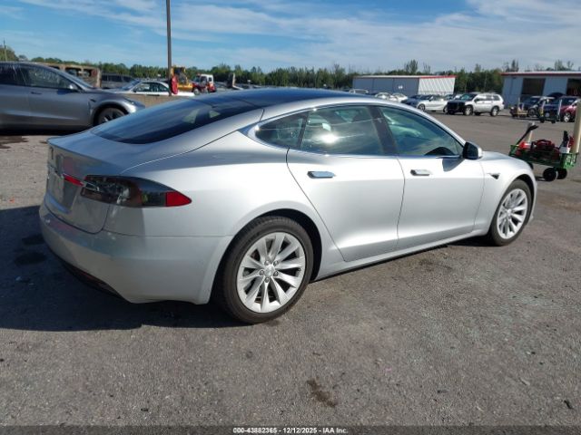 2017 TESLA MODEL S 5YJSA1E18HF205429 Photo 3